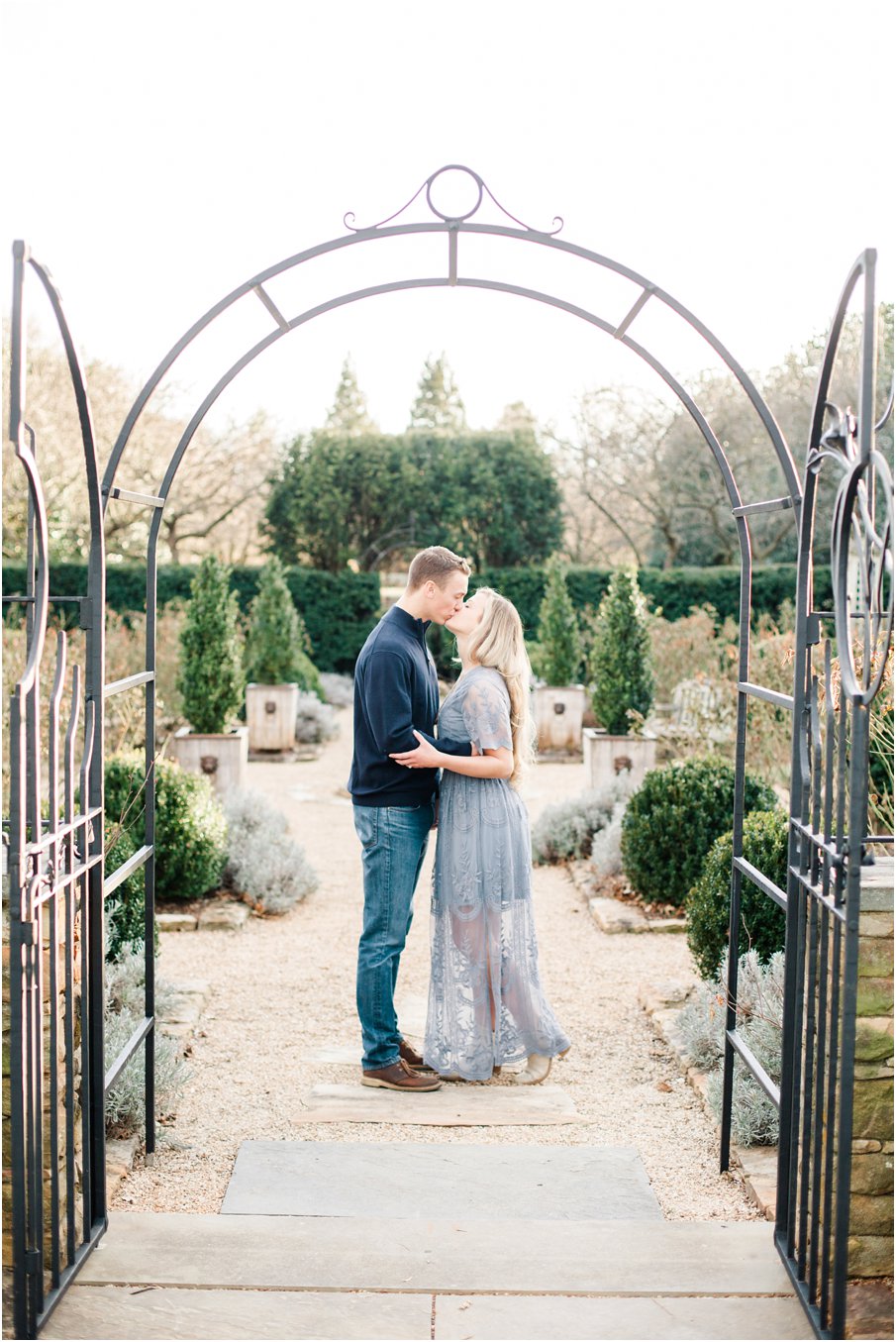 fancy-garden-engagement-image-waterperry-farm-engagement-session.jpg