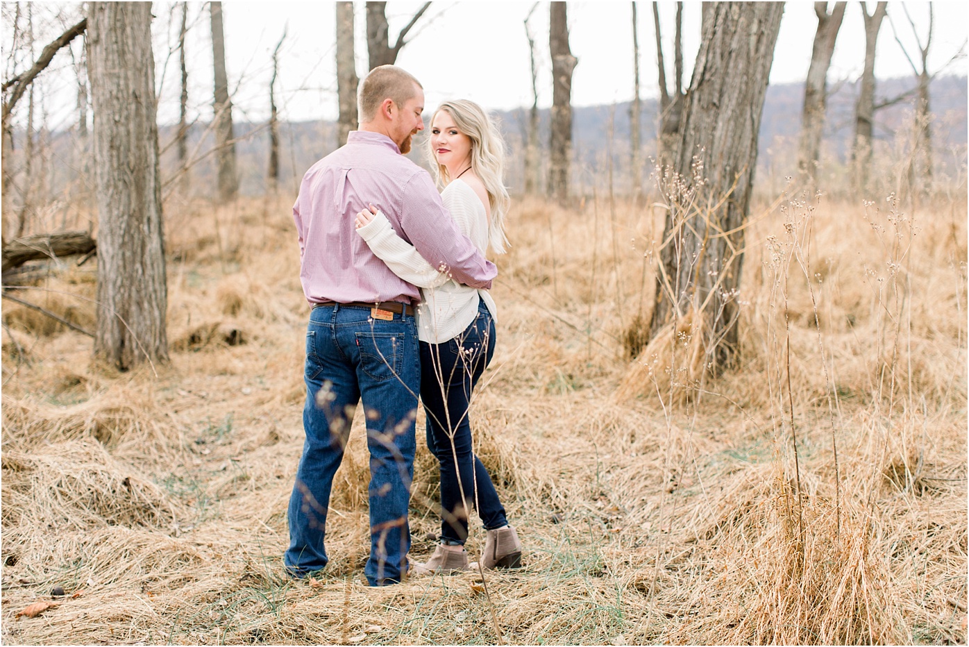 sky-meadows-state-park-engagement-photo_0009.jpg