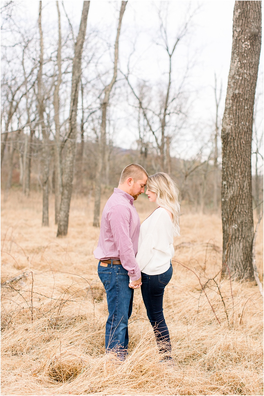sky-meadows-state-park-engagement-photo_0012.jpg