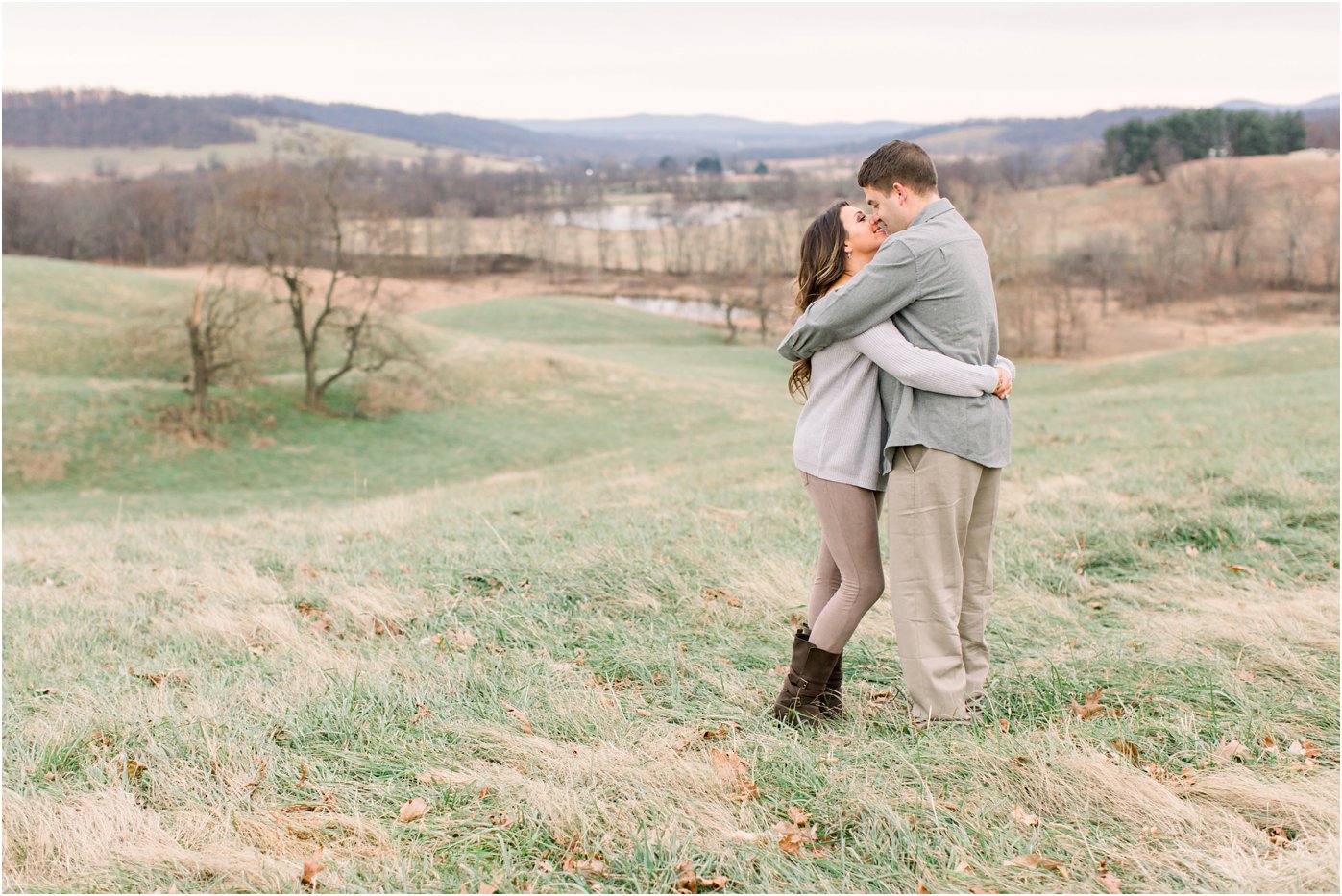 sky-meadows-state-park-engagement-photo_0066.jpg